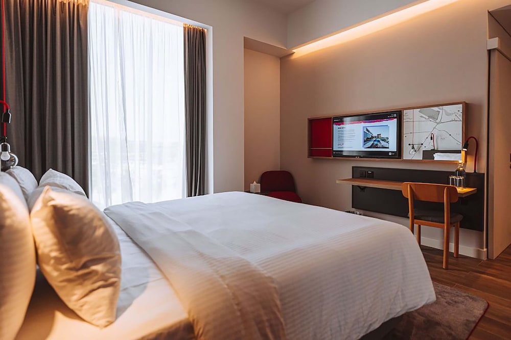 INK Hotel Dubai 11/40