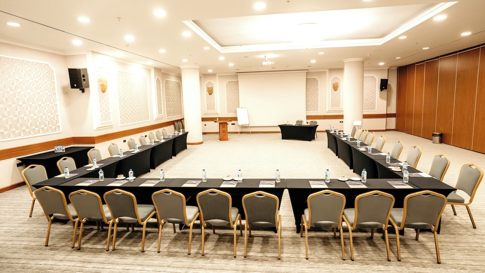Ankara Plaza Hotel 61/66