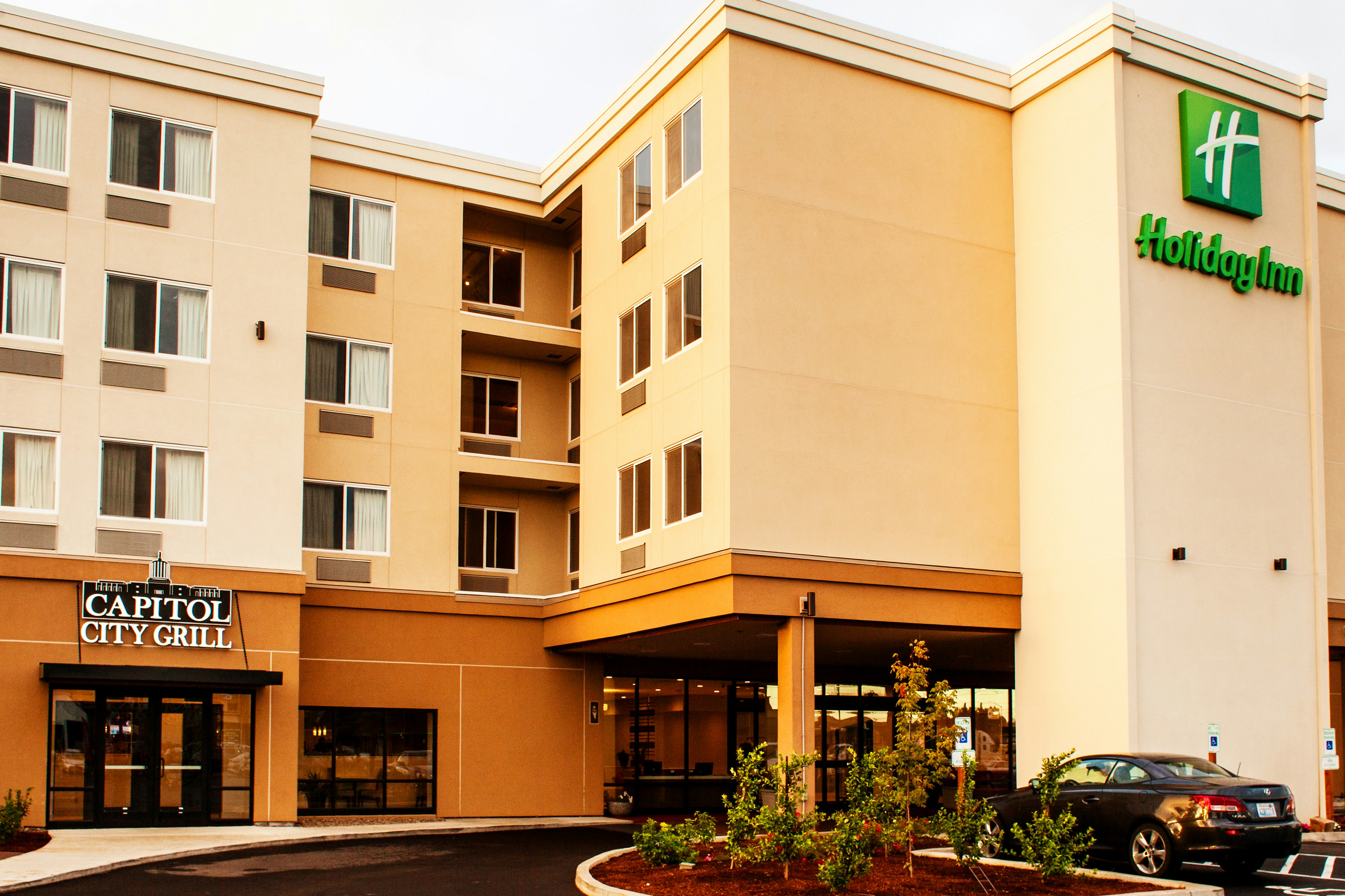 Holiday Inn Salem 40/50