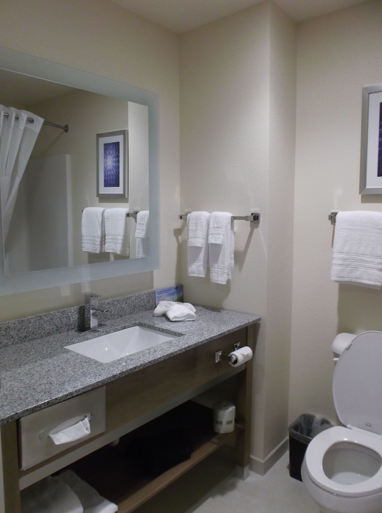 Days Inn & Suites by Wyndham Caldwell 8/29