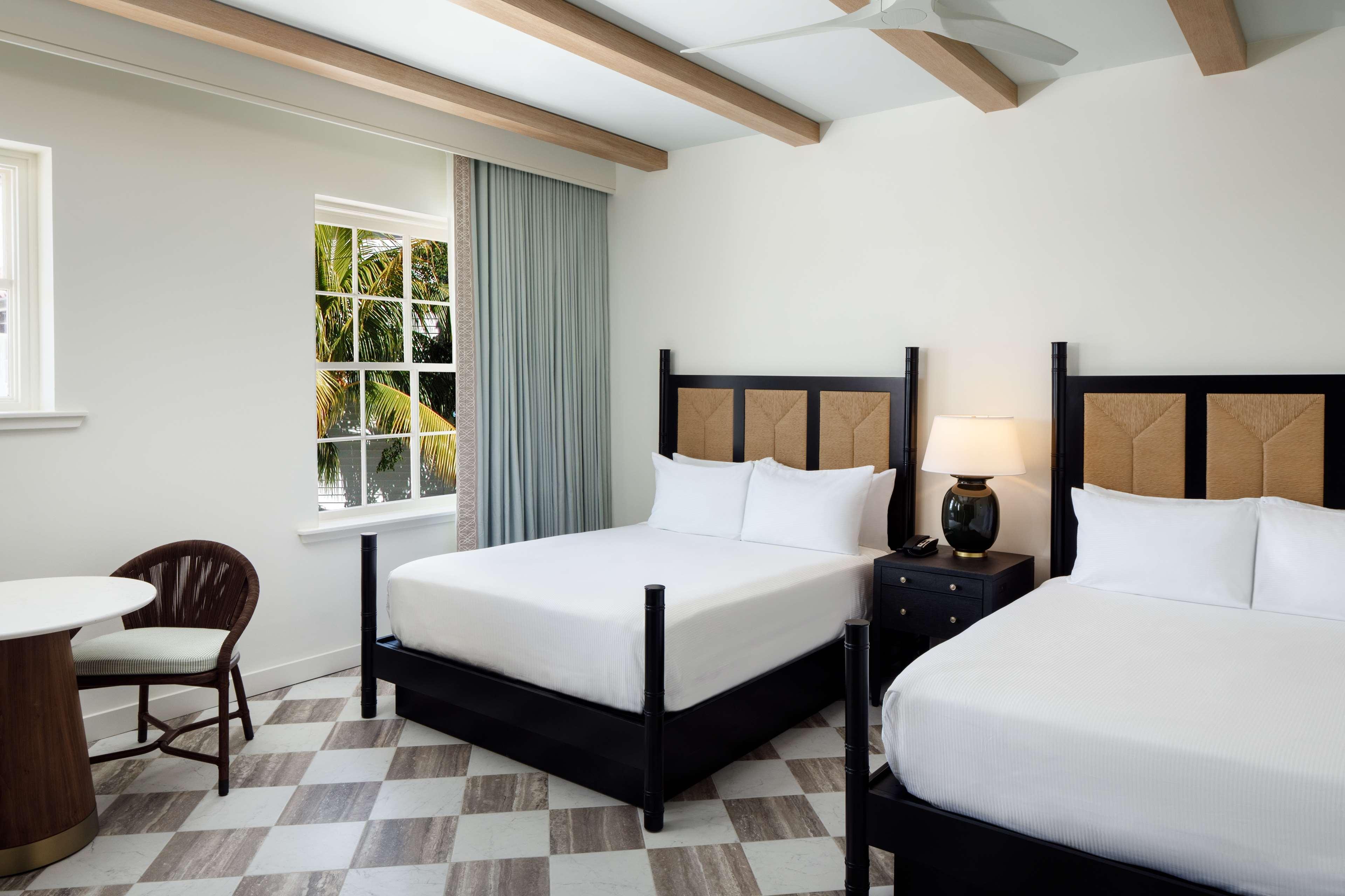 Suite, Queen Bed, Partial Ocean View