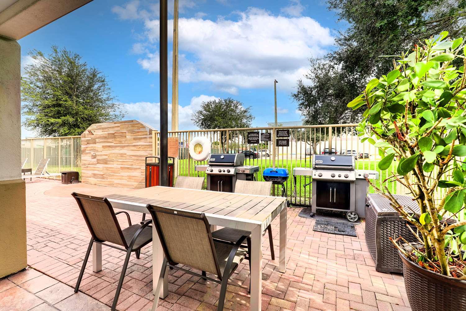 Sonesta Simply Suites Miami Airport Doral 12/16