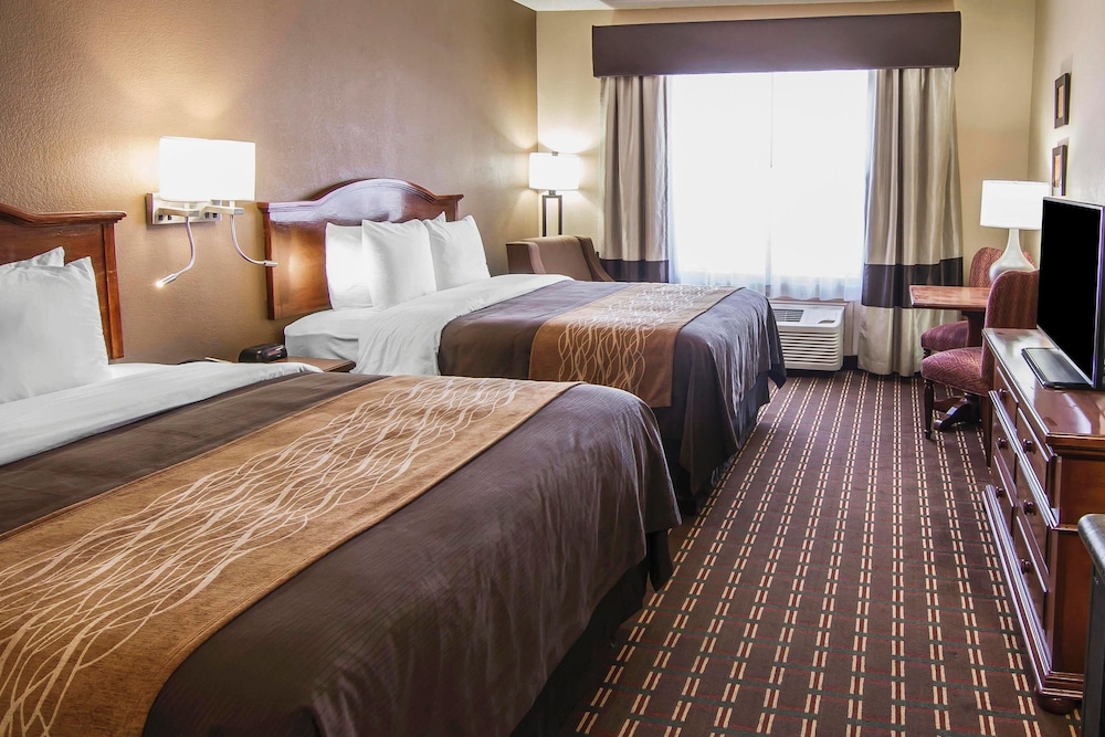 Quality Inn & Suites I-35 E-Walnut Hill 18/41