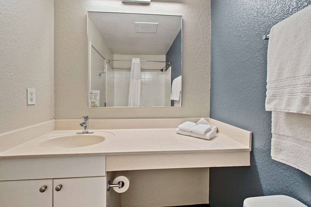 Extended Stay America - Miami - Airport - Blue Lagoon 40/43