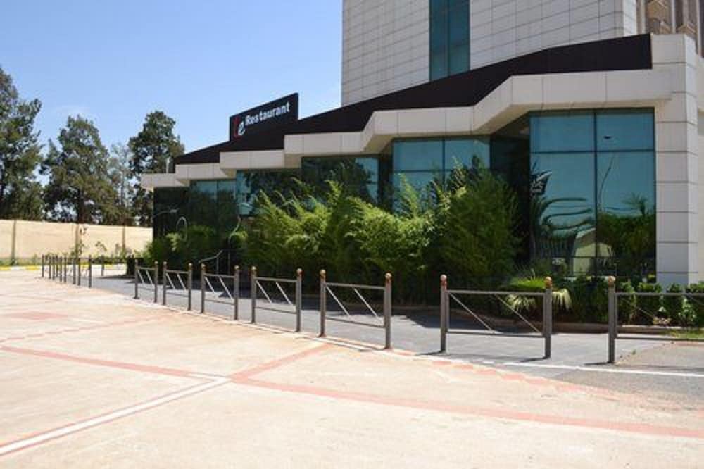 Hotel Jardy 7/56