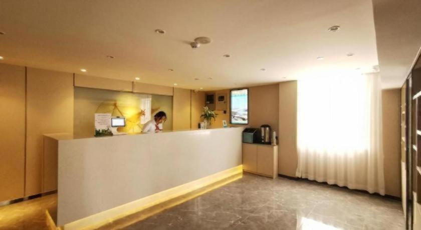 GreenTree Inn Shanghai Yuyuan Garden Xiaonanmen Subway Station Express Hotel 8/50