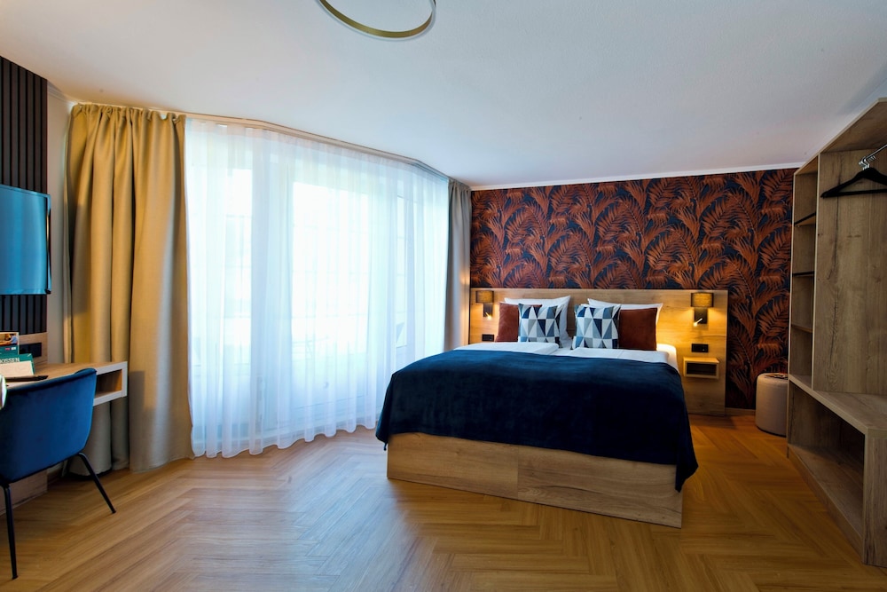 Atrium Hotel Amadeus 10/50