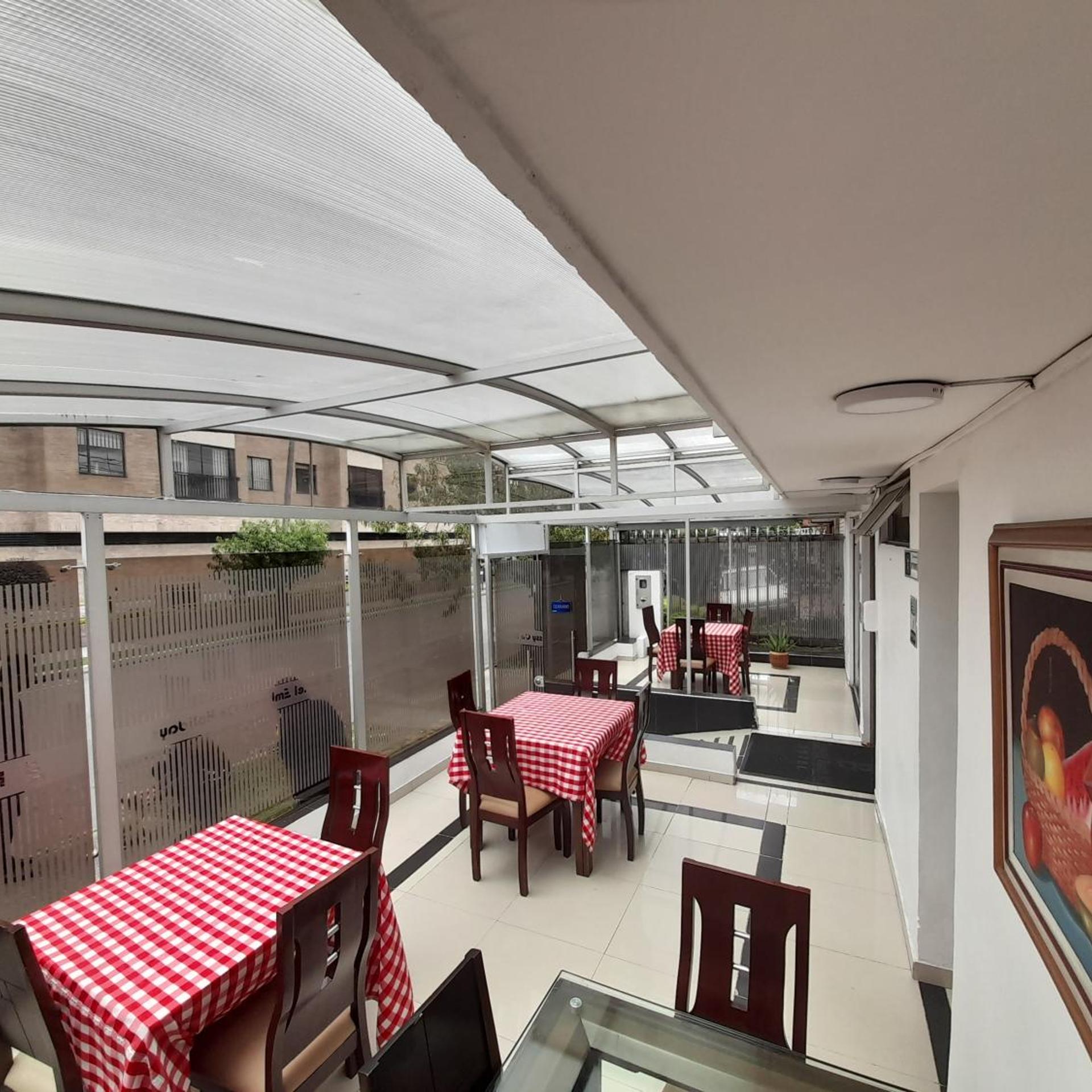 Hotel Embassy On Holidays 8/10