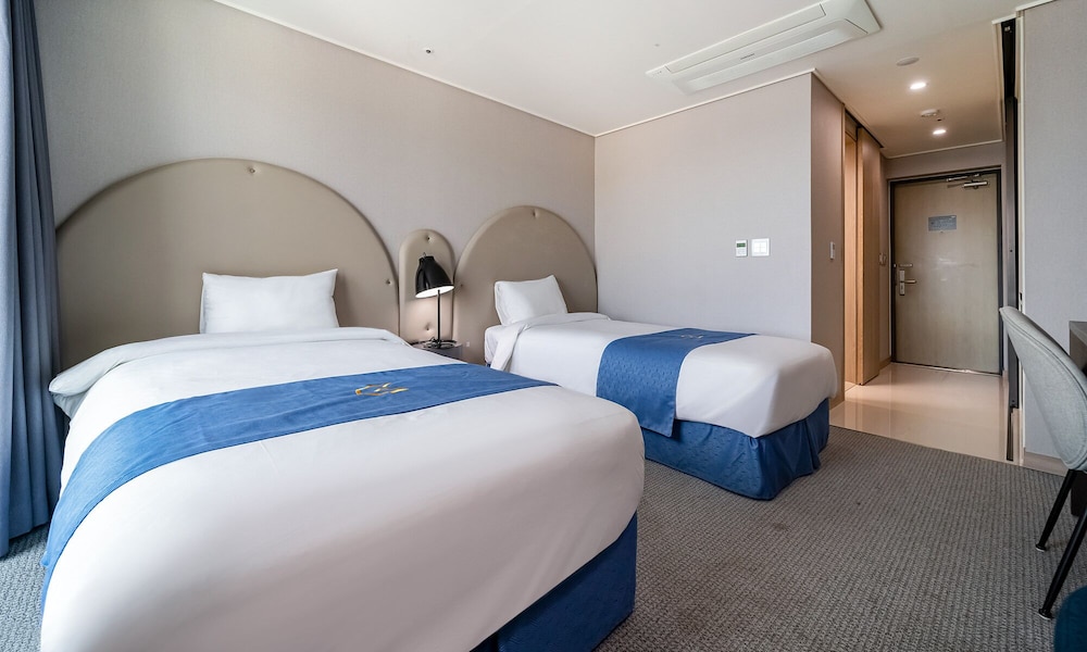 Golden Tulip Essential Namgang 25/49