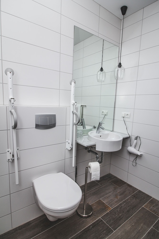 Bella Apartments Rooms 68/70