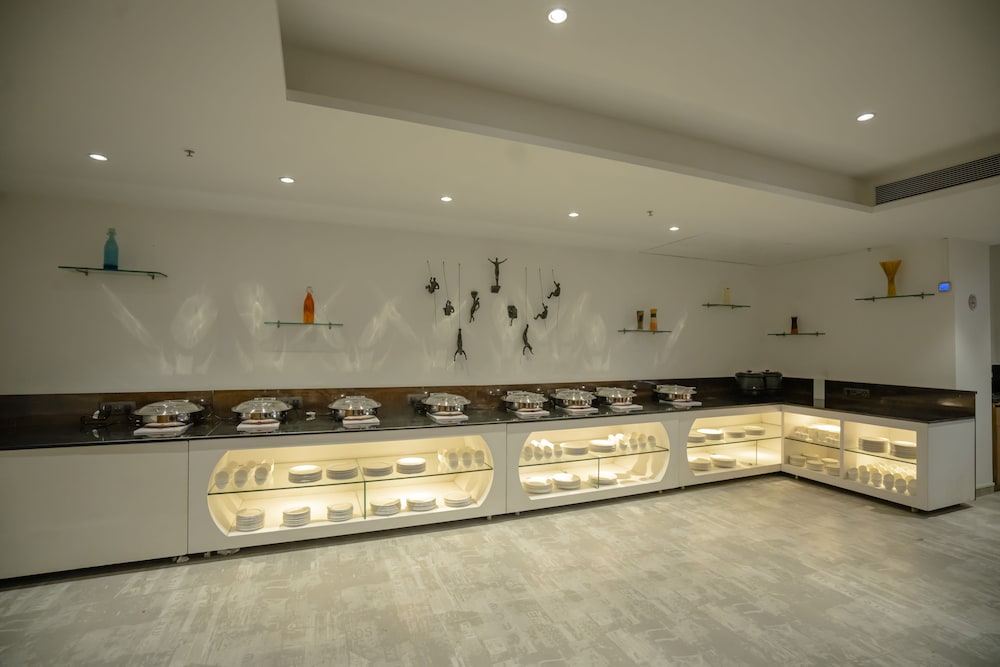 Zip by Spree Hotels Chakan 12/50