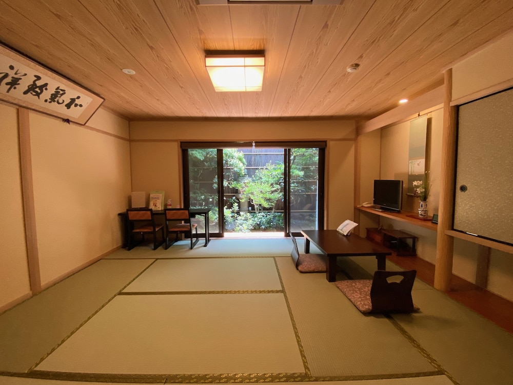 Ryokan Sawaya Honten 30/50