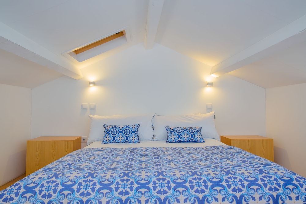 1 BEDROOM, DUPLEX