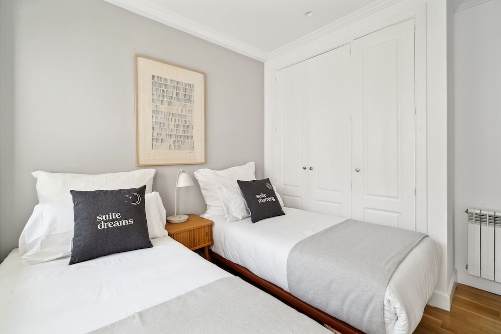 3 BEDROOMS, APARTMENT, TERRACE