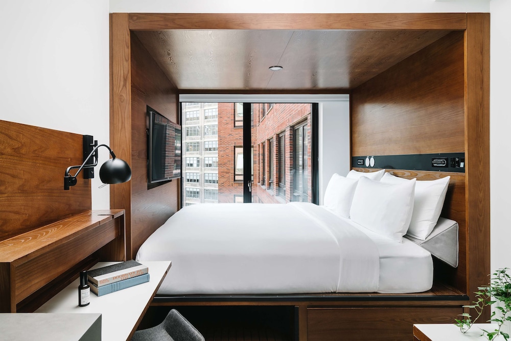 Arlo SoHo 34/77
