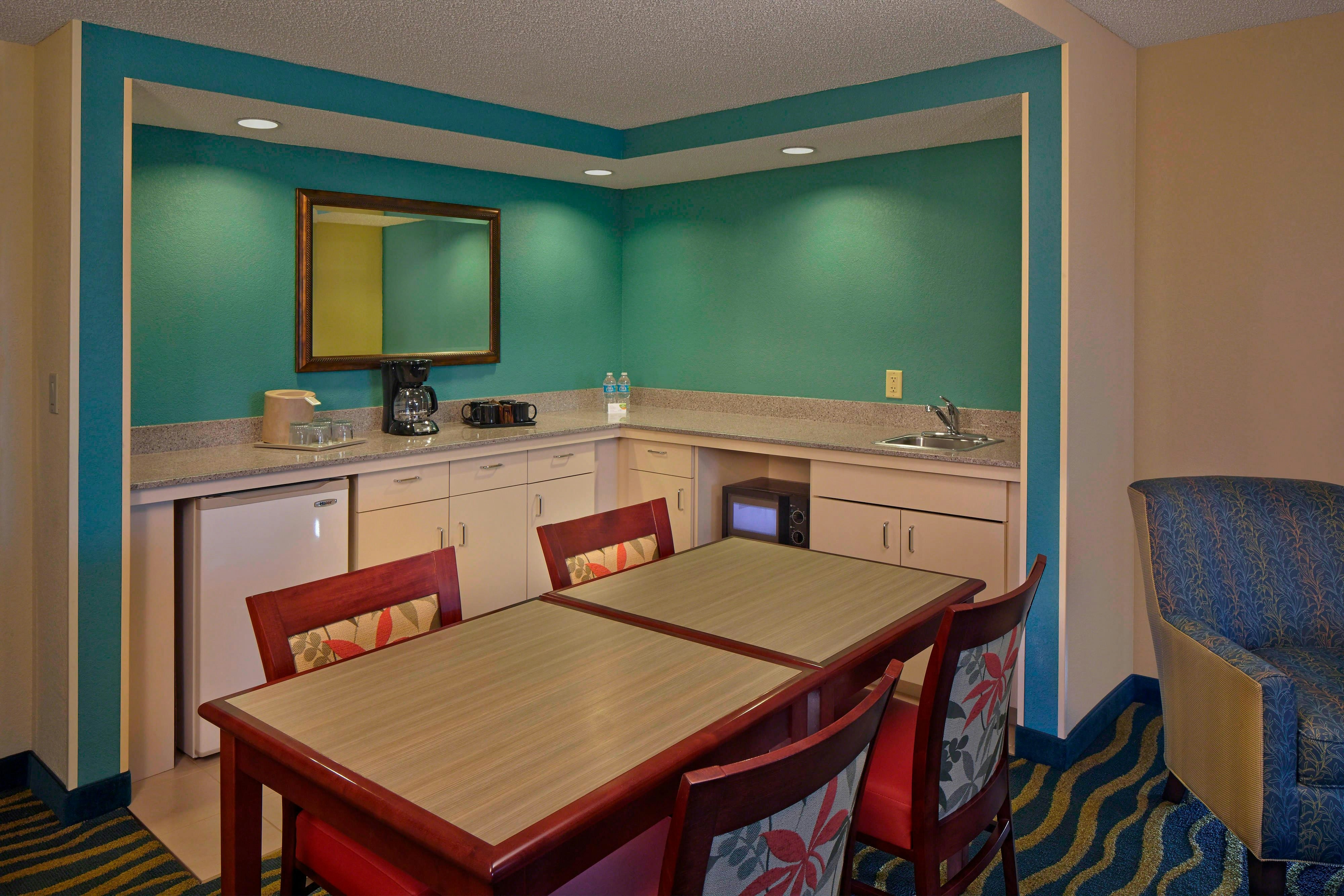 Courtyard By Marriott Key West Waterfront 23/35