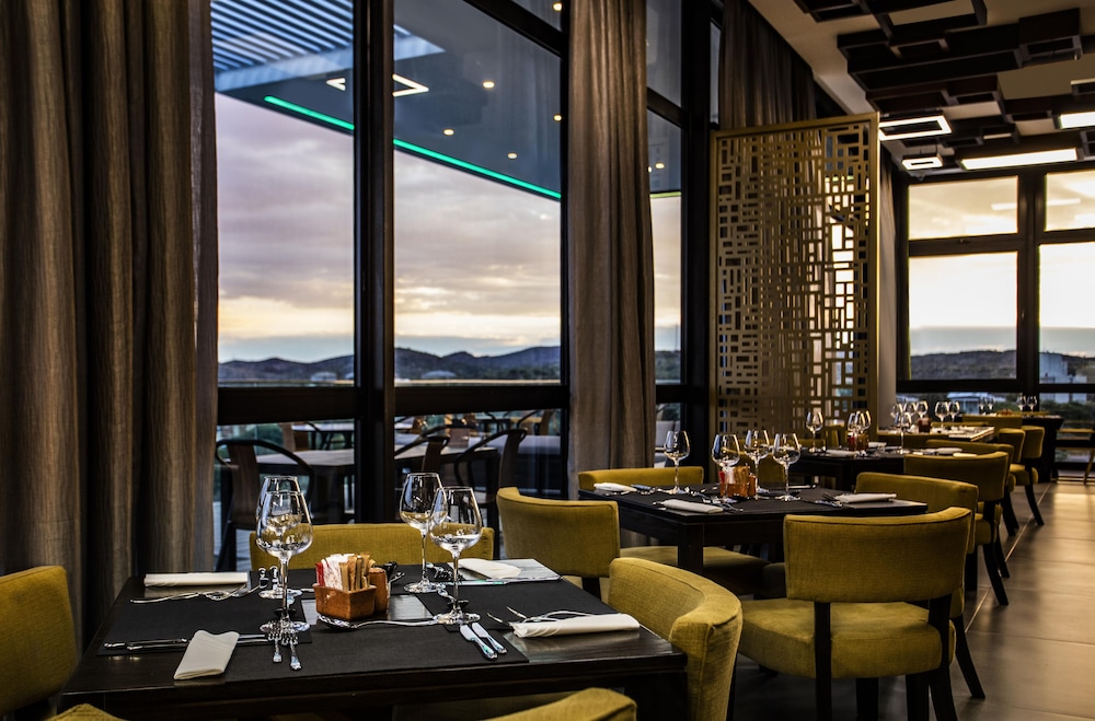 Avani Windhoek Hotel And Casino 54/74