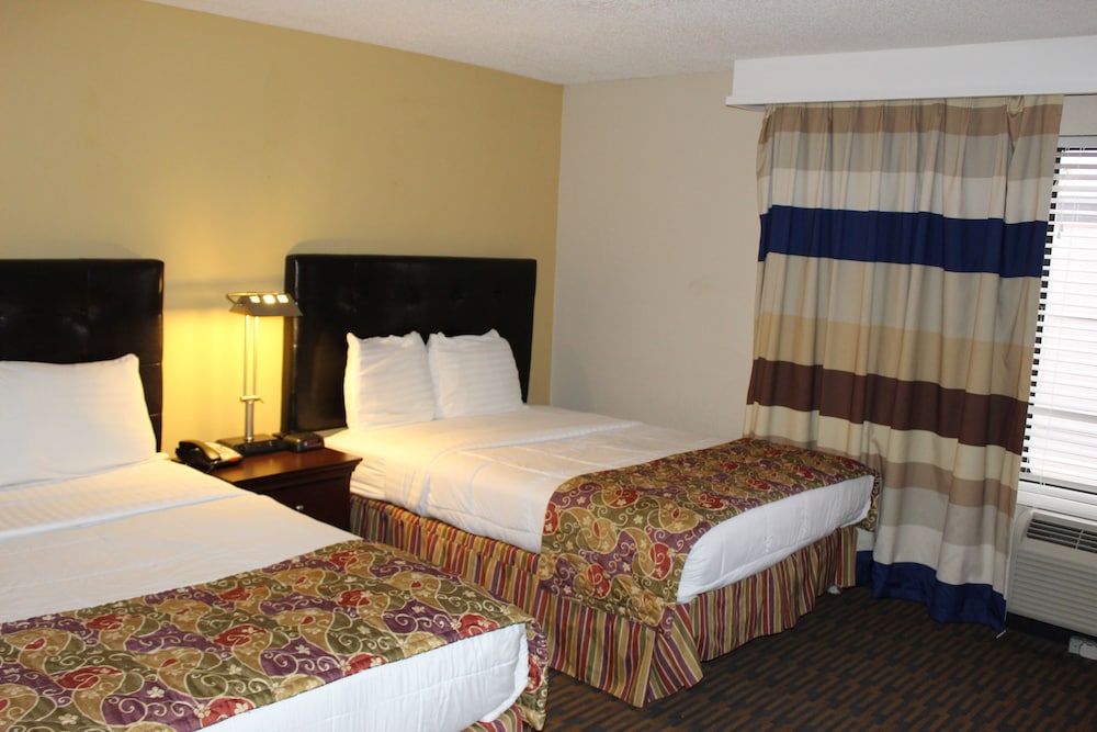 Lamplighter Inn Suites South 7/51