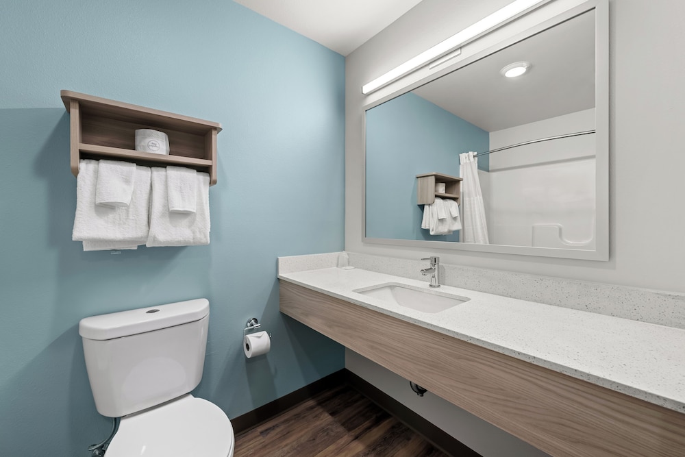 WoodSpring Suites Sumter near Shaw AFB 54/60