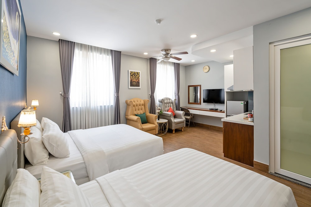 Diamond Queen Hotel 20/82