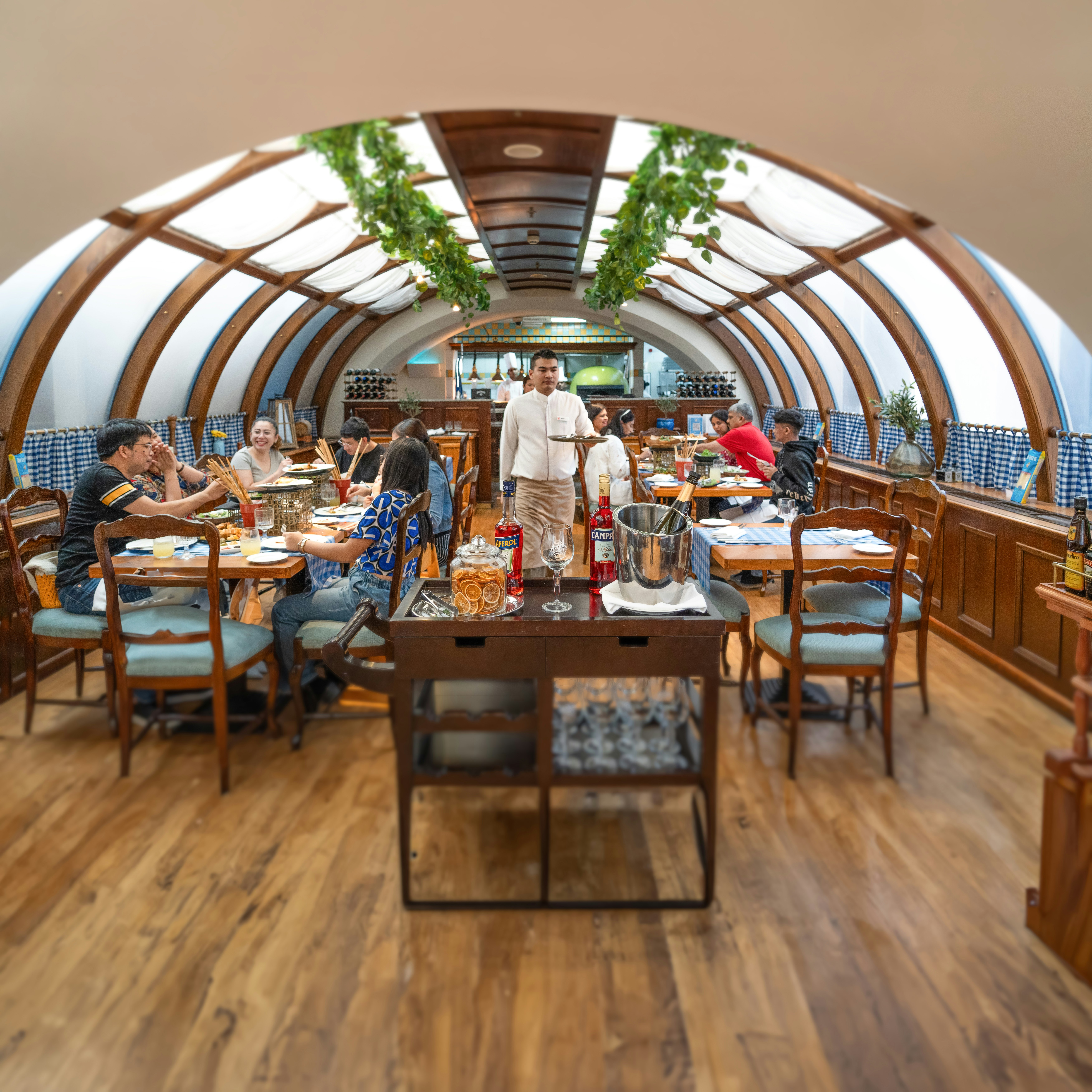 restaurant cafeteria
