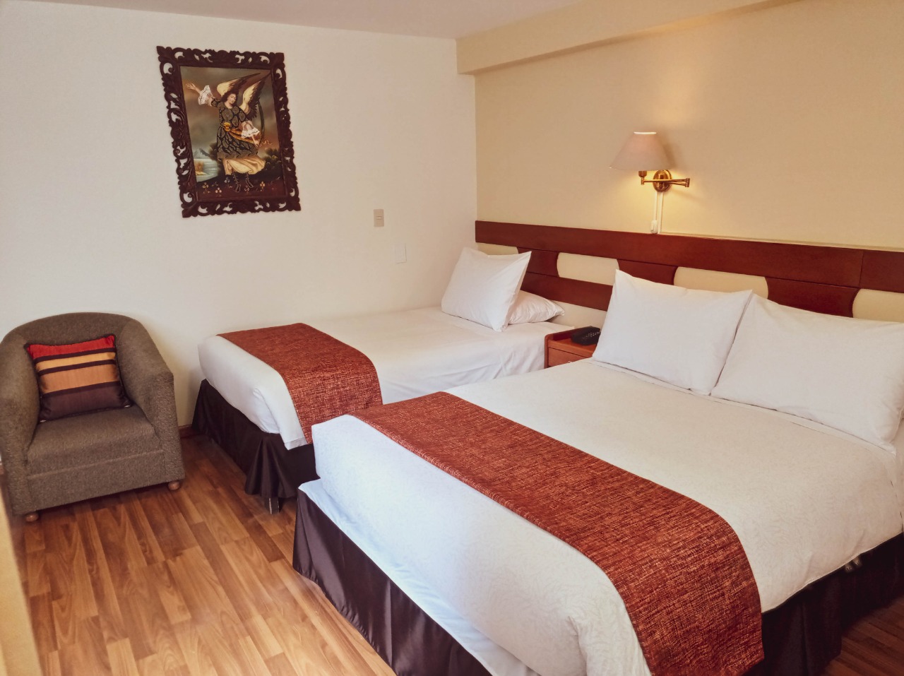 AWKIS DREAM HOTEL 11/44