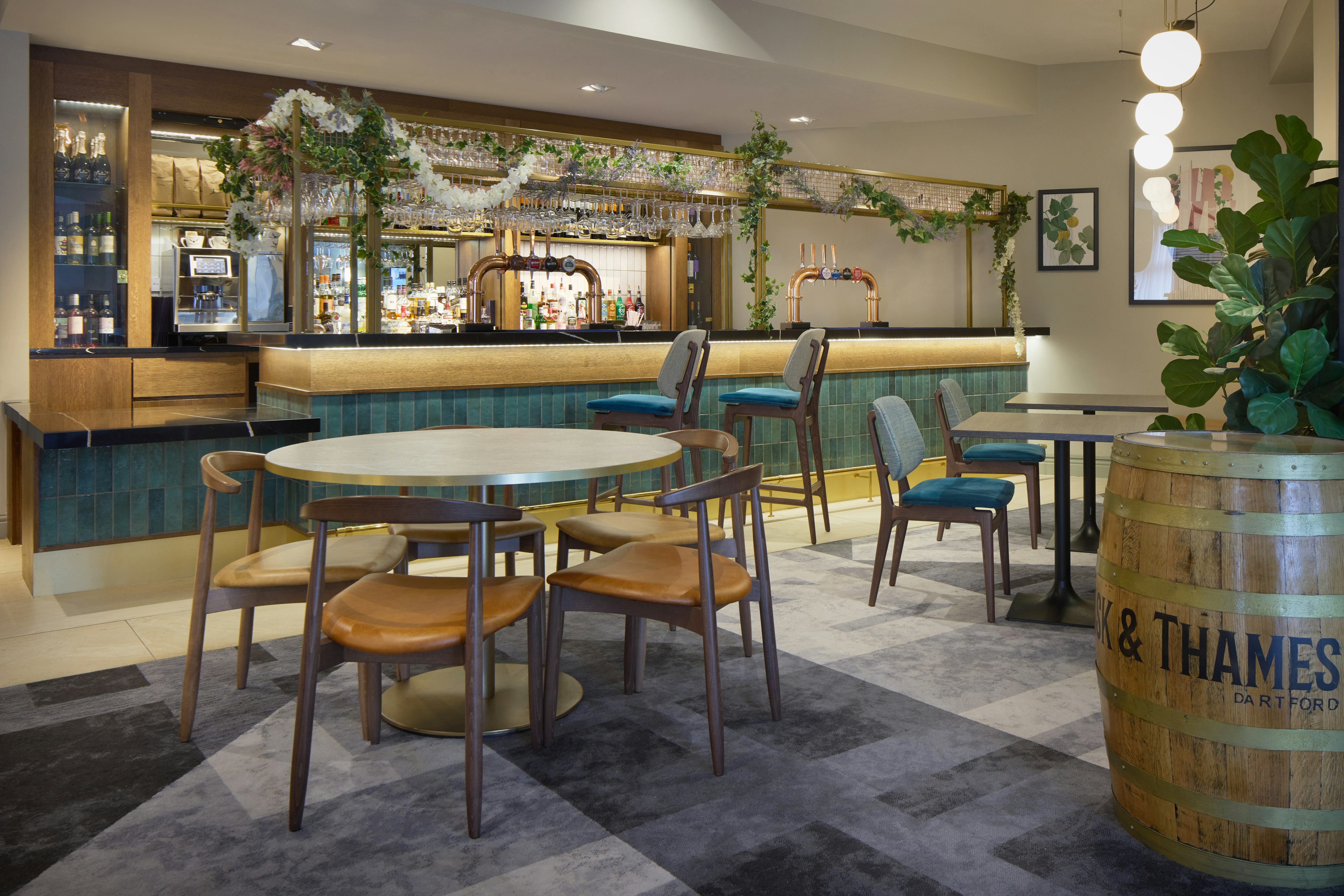 Doubletree By Hilton Dartford Bridge 58/84