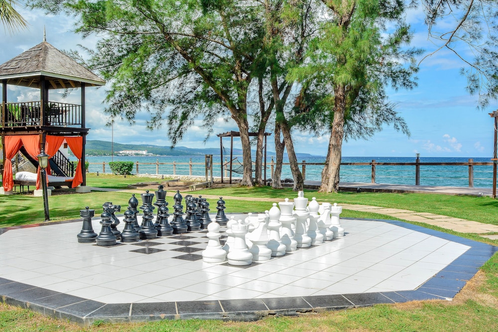 Jewel Paradise Cove Beach Resort and Spa All Inclusive - Adults Only 48/50