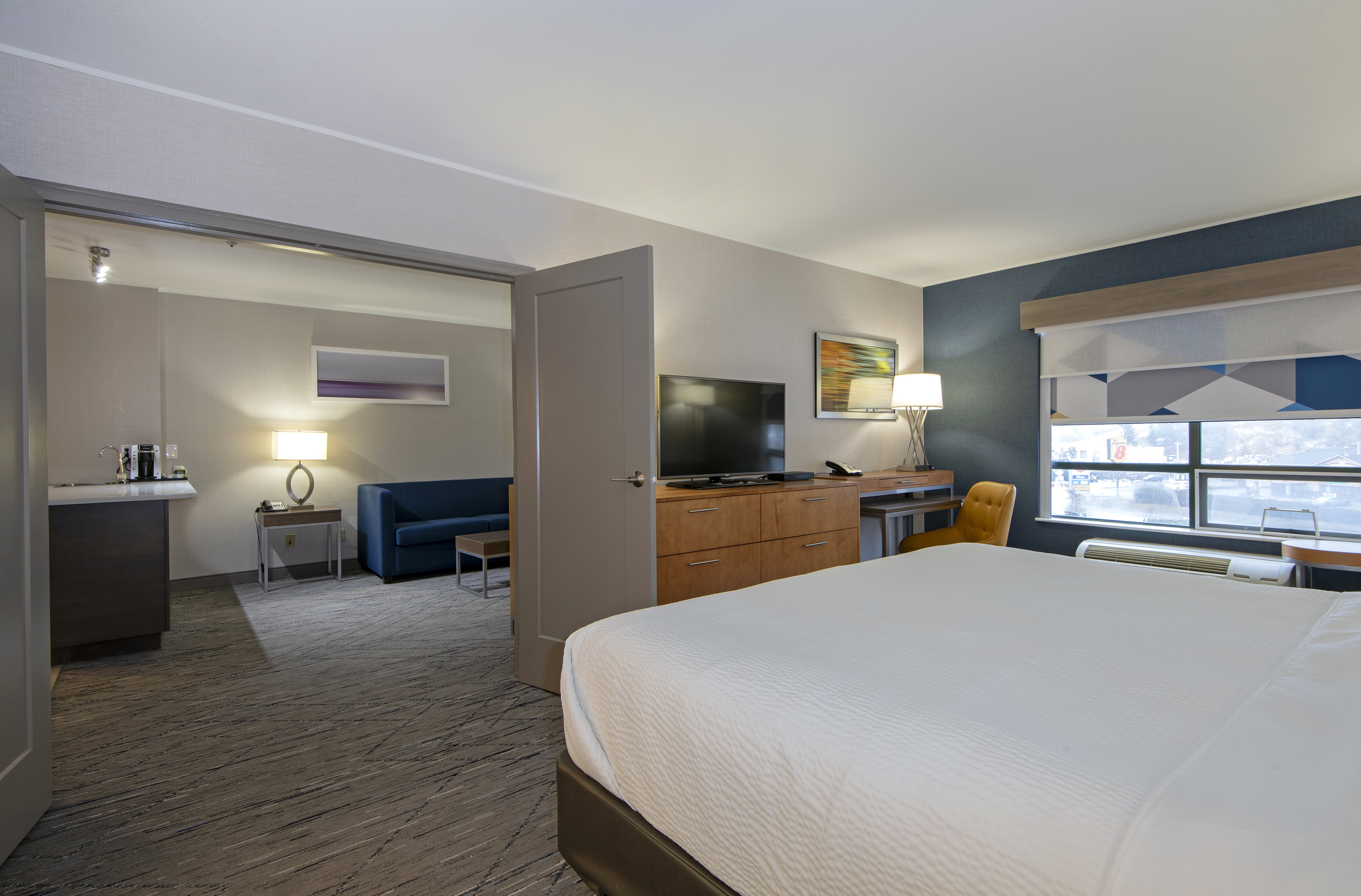 Holiday Inn Express Kamloops 22/74