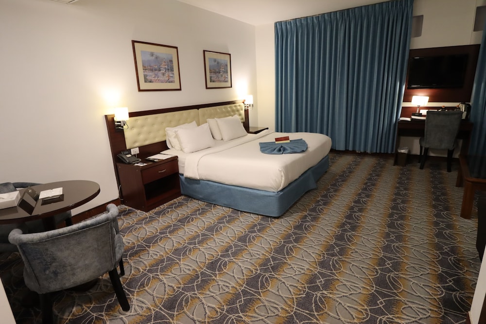 LARSA HOTEL 23/48