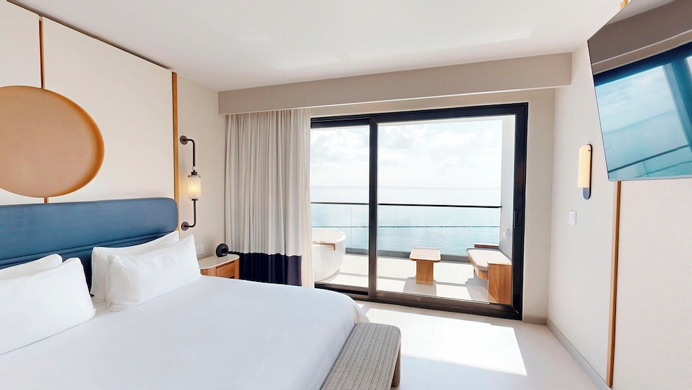 1 Bedroom, Gala, Suite, King Bed, Ocean Front, Sofa