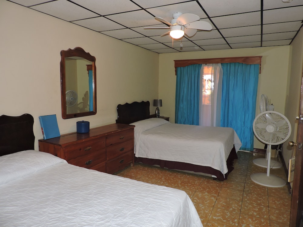 Spindrift Hotel 33/75