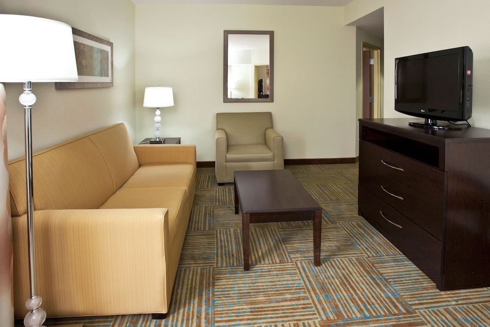 Holiday Inn Express Hotel And Suites Perry 29/48