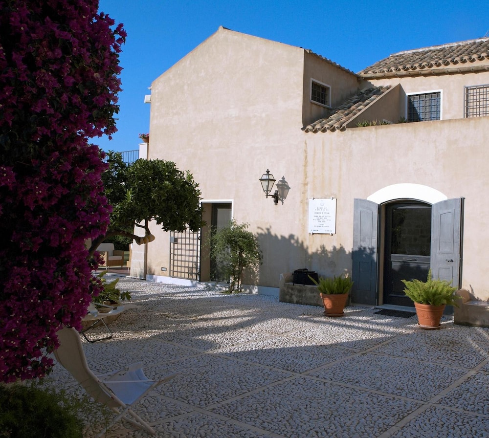 Baglio Sant'andrea 44/50
