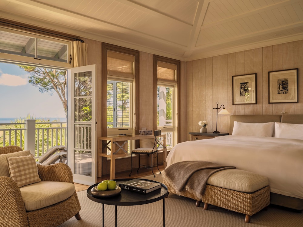 Grand, Junior Suite, King Bed, Ocean View
