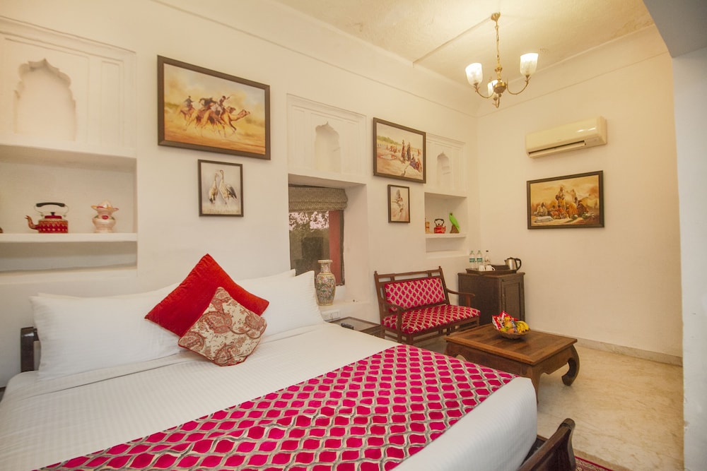 Amritara Chandra Mahal Haveli Bharatpur 13/50