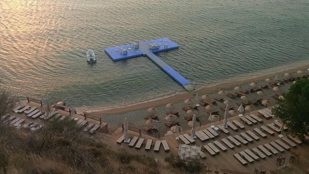 Ayanya Beach & Bistro Bungalows 24/42