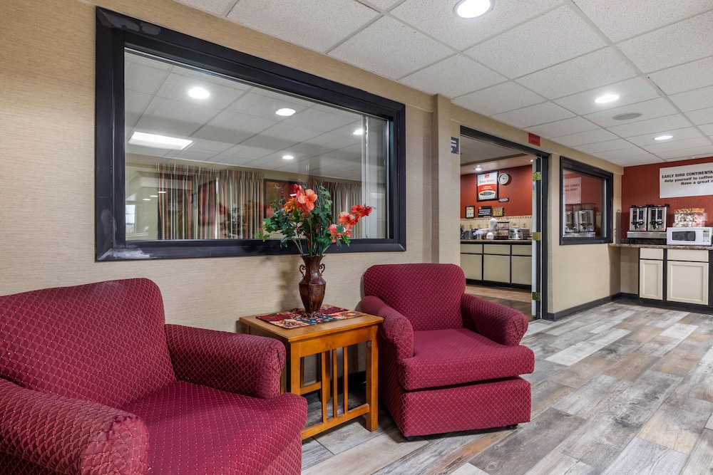ECONO LODGE MILWAUKEE AIRPORT 19/25