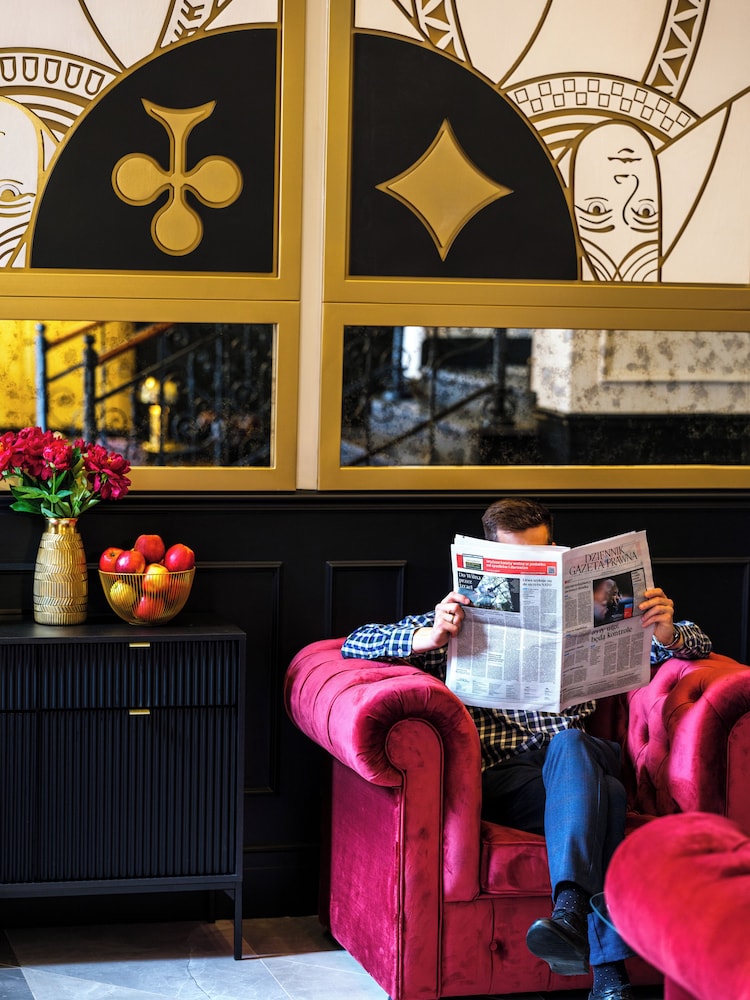 Hotel Golden Queen 4/50