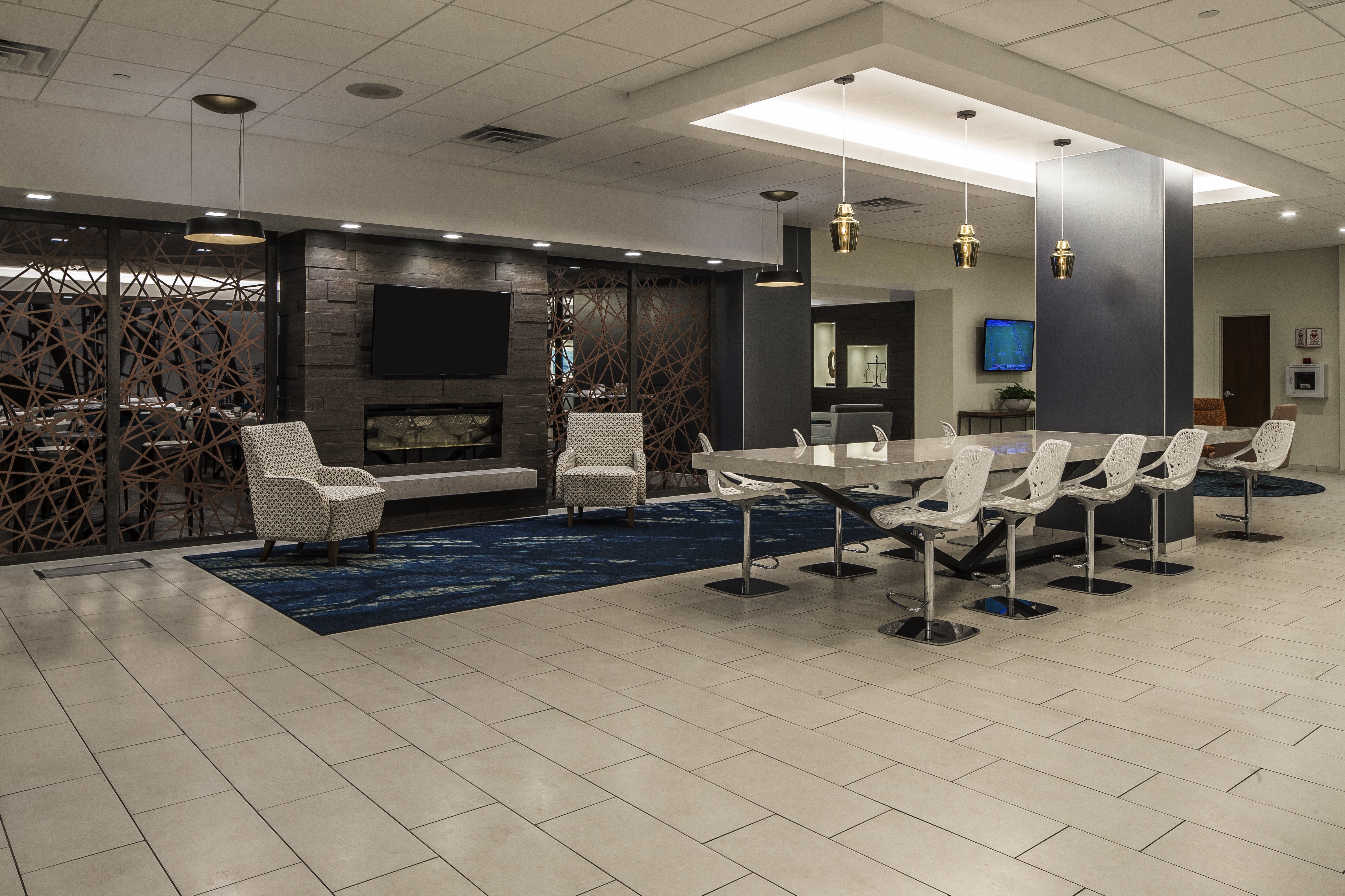 Crowne Plaza Suites Pittsburgh South 71/76