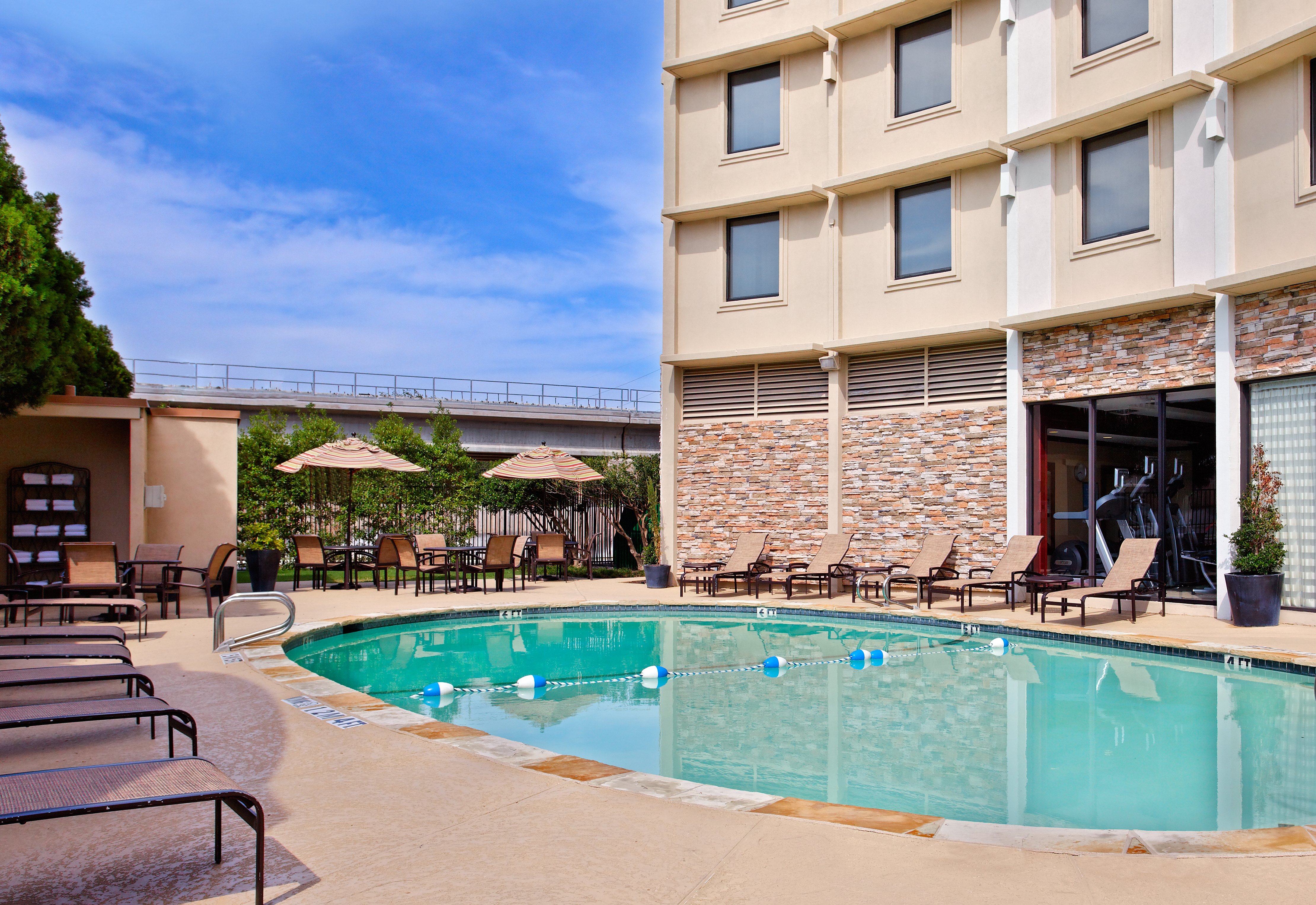 Holiday Inn Market Center Dallas 7/50