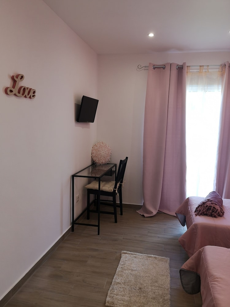 Sensations Guesthouse 36/50