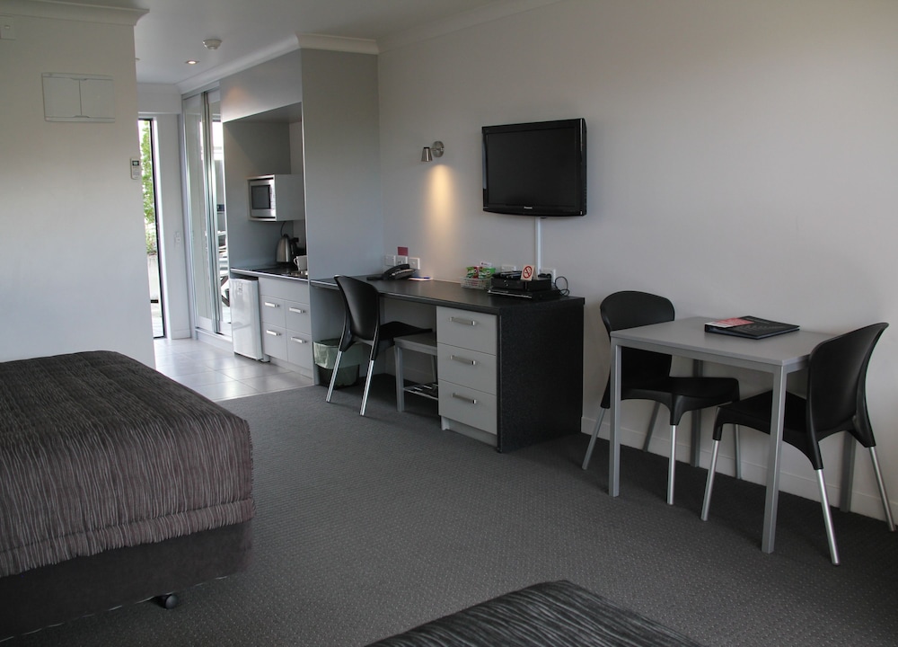 Pukekura Motor Lodge 23/38