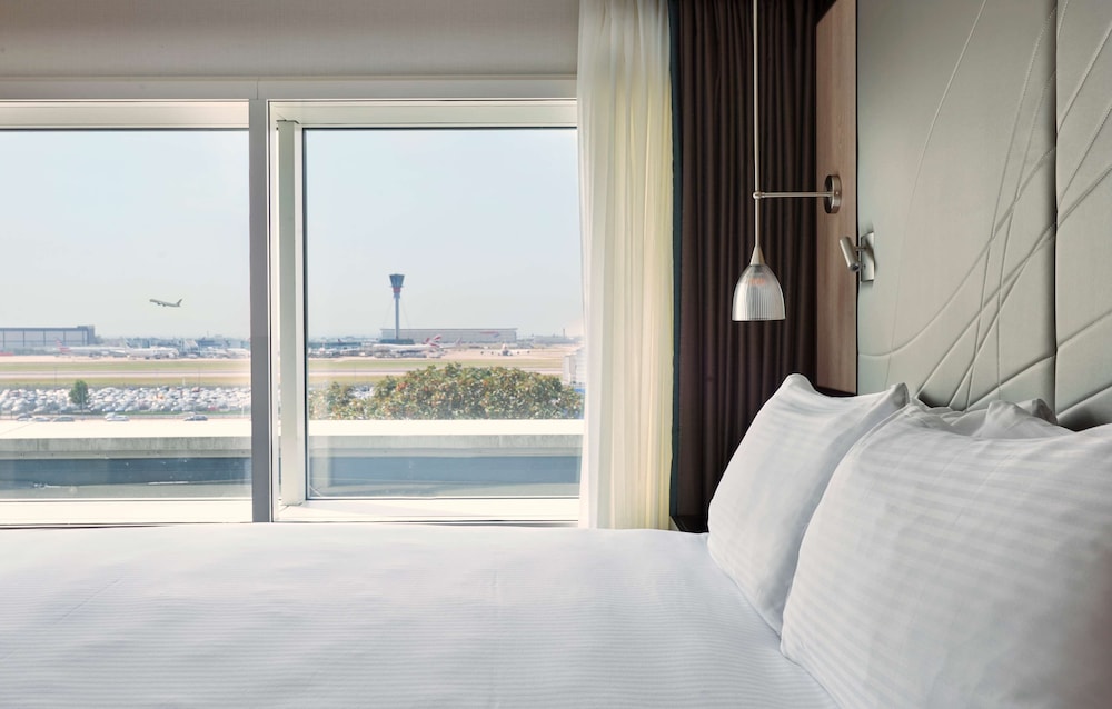 HYATT PLACE LONDON HEATHROW AIRPORT 17/77