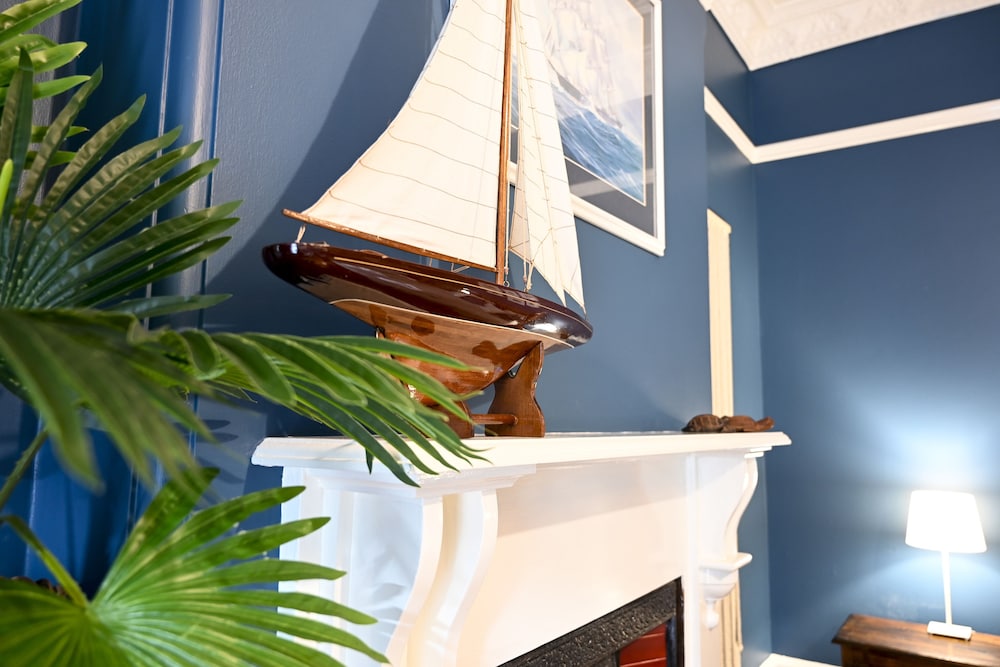 Manly Designer Studios 10/50