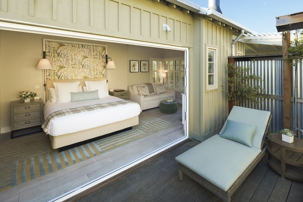 Garden Cottage, Premier, King Bed, Sofa