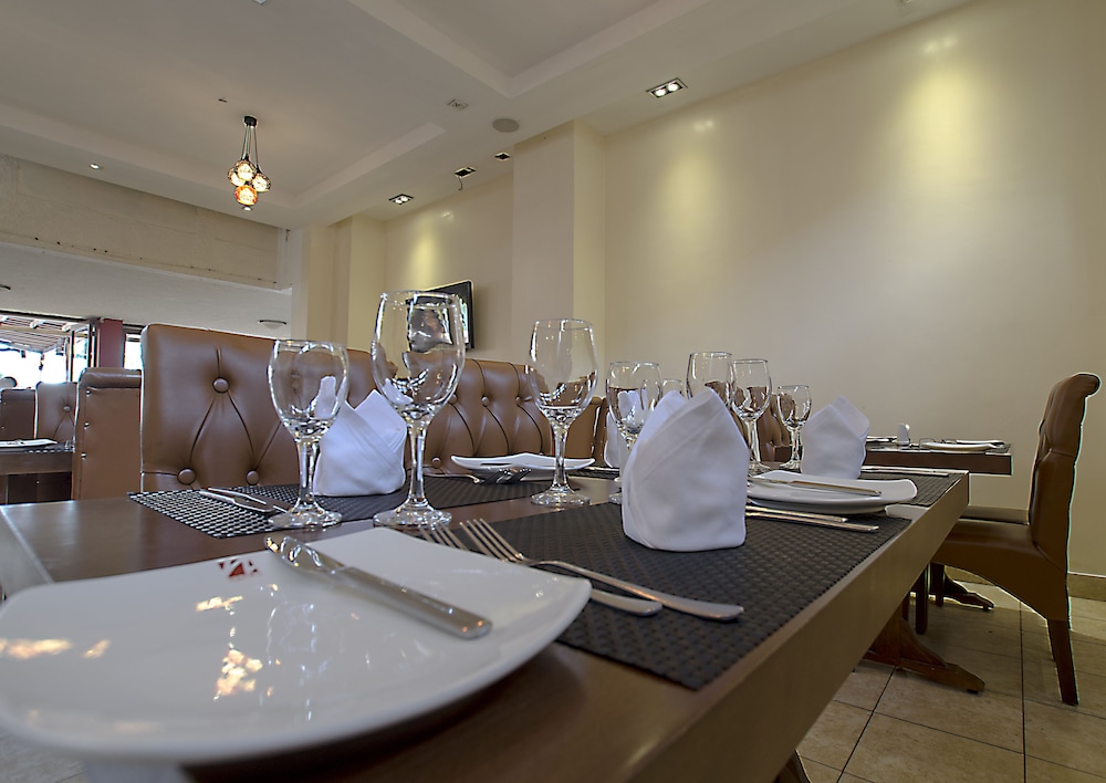 Ngong Hills Hotel 67/72