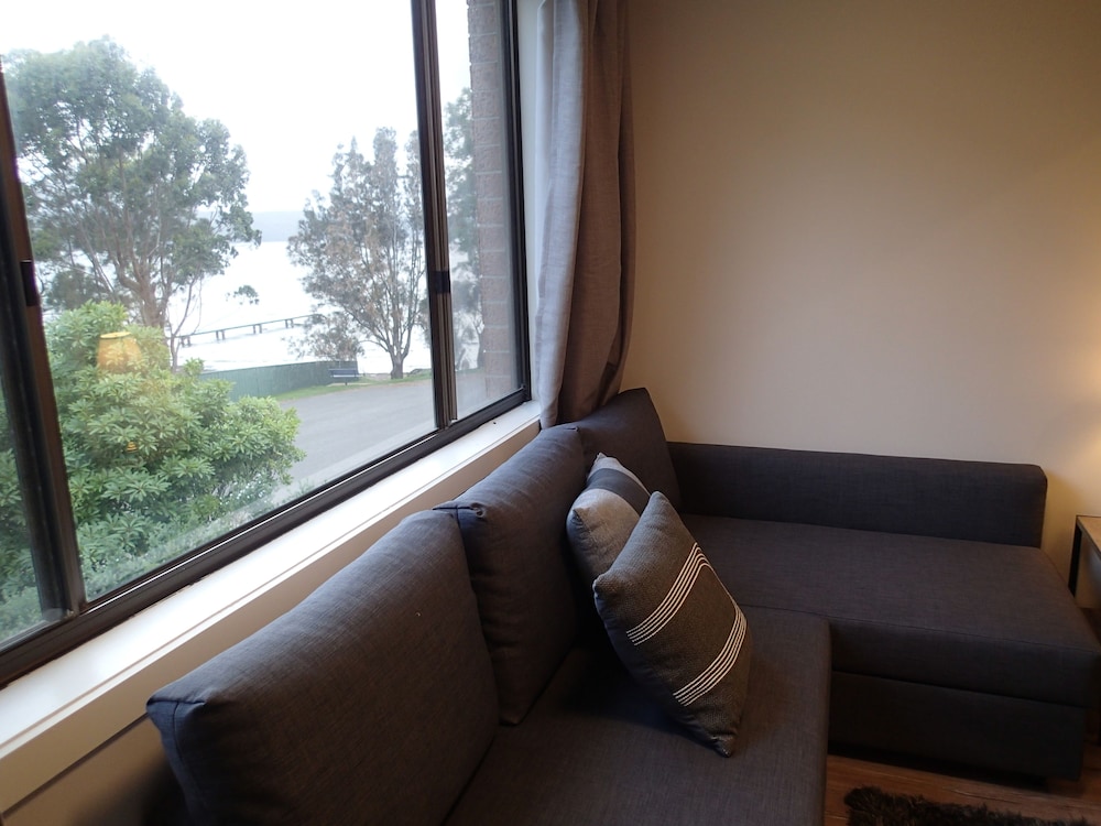 DUNGOWAN HOLIDAY ACCOMODATION 48/75
