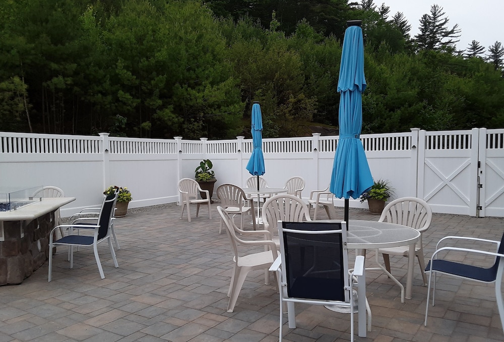 Grand Summit Hotel At Attitash 48/64