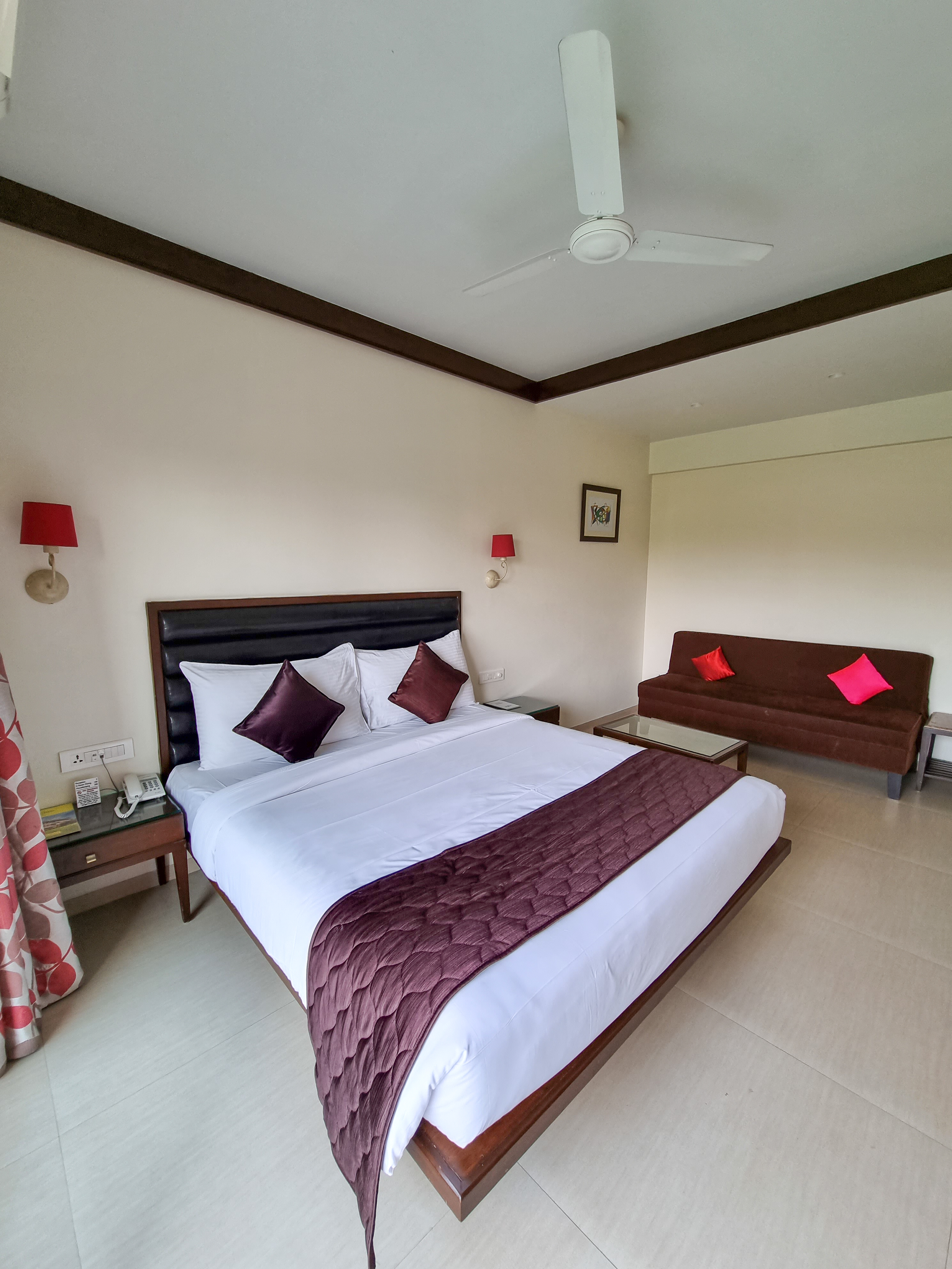 Deluxe, Double Bed